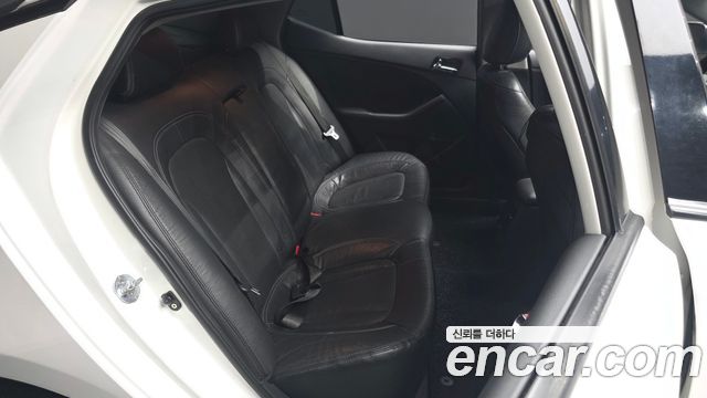 Kia K5 2011 — photo 12