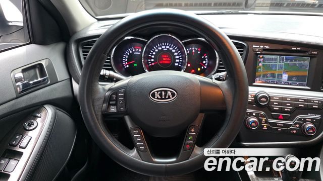 Kia K5 2011 — photo 13