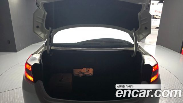 Kia K5 2011 — photo 20