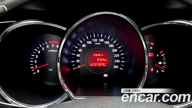 Kia K5 2011 — photo 8