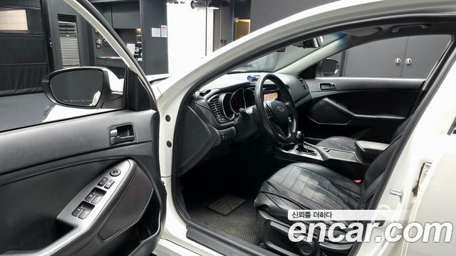 Kia K5 2011 — photo 12