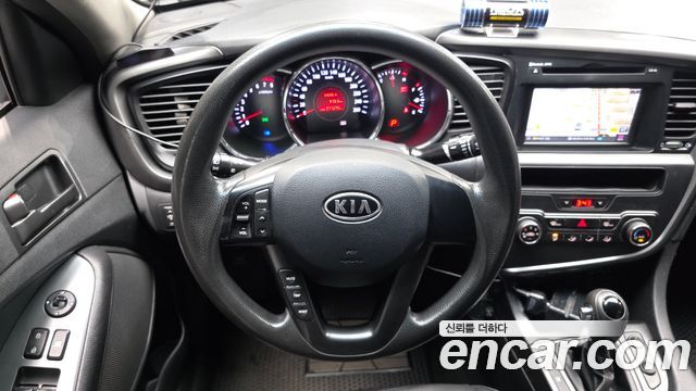 Kia K5 2011 — photo 13