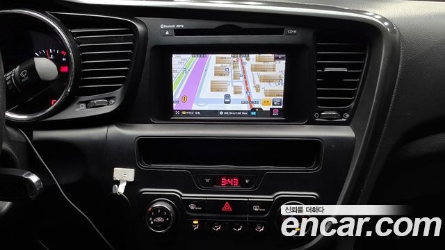 Kia K5 2011 — photo 14