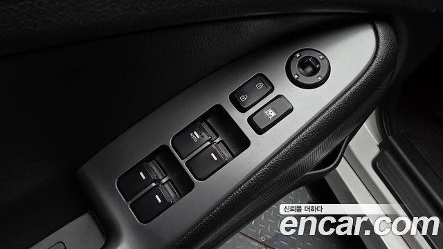 Kia K5 2011 — photo 19