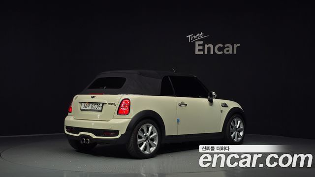 Mini Cooper Convertible 2014 — photo 2