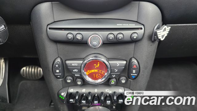 Mini Cooper Convertible 2014 — photo 16