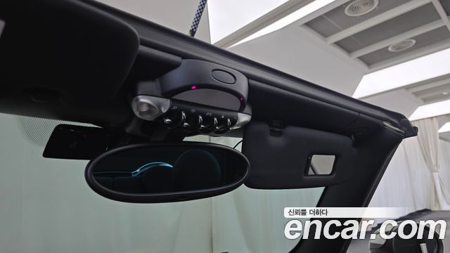 Mini Cooper Convertible 2014 — photo 17