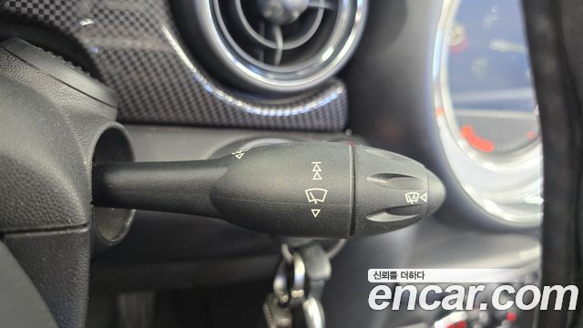 Mini Cooper Convertible 2014 — photo 19