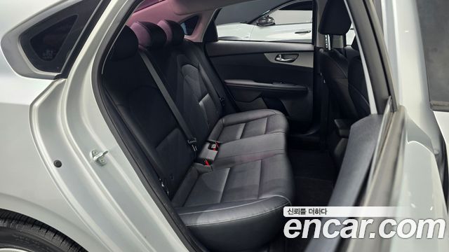 Kia K3 2019 — photo 16
