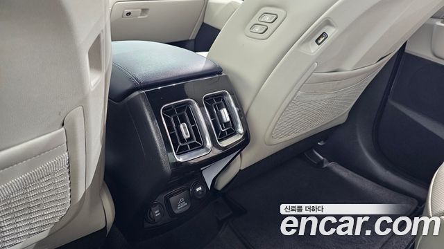 Kia Sorento 2022 — photo 31