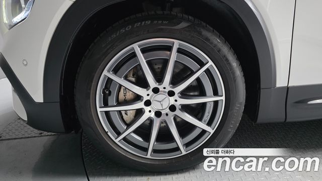Mercedes-Benz GLB-Class 2021 — photo 5