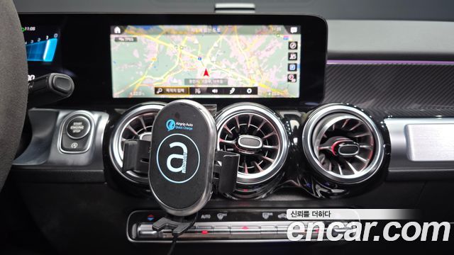 Mercedes-Benz GLB-Class 2021 — photo 19
