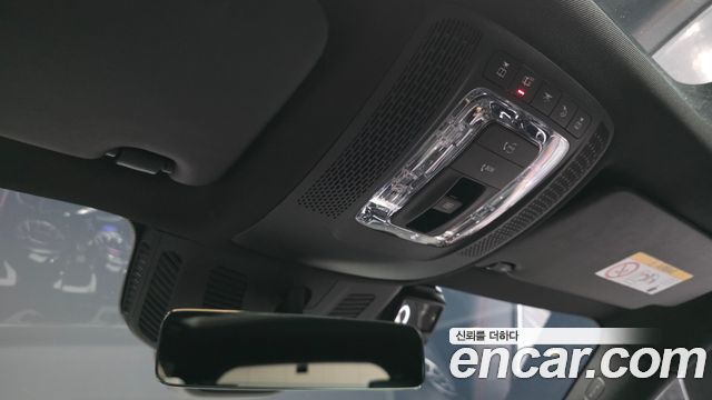 Mercedes-Benz GLB-Class 2021 — photo 25