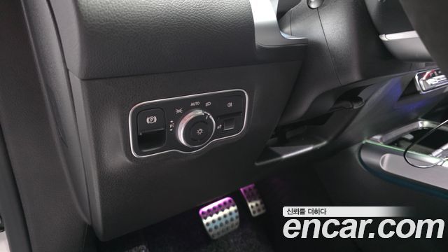 Mercedes-Benz GLB-Class 2021 — photo 26