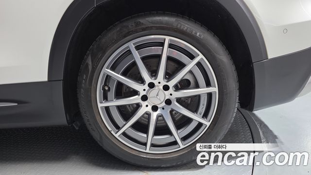 Mercedes-Benz GLB-Class 2021 — photo 7