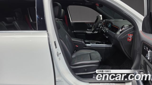 Mercedes-Benz GLB-Class 2021 — photo 16