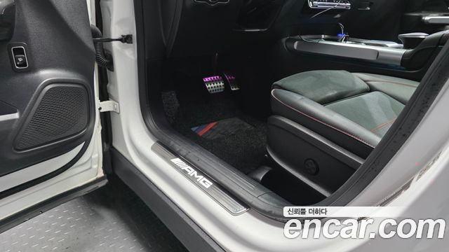 Mercedes-Benz GLB-Class 2021 — photo 29