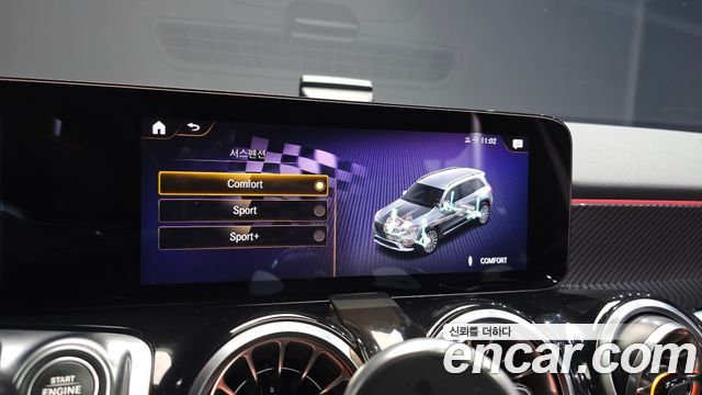 Mercedes-Benz GLB-Class 2021 — photo 31