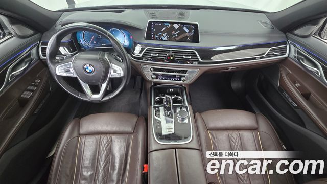 BMW 7-Series 2017 — photo 7