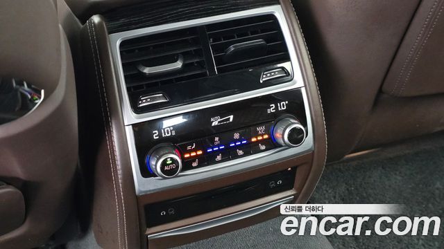 BMW 7-Series 2017 — photo 19