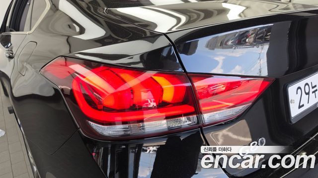 Genesis G80 2018 — photo 9