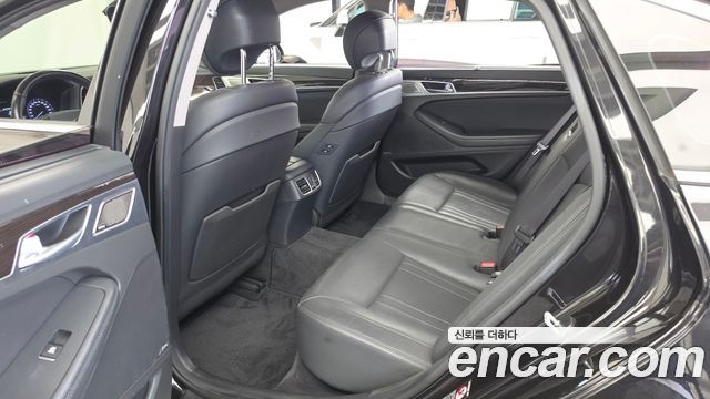 Genesis G80 2018 — photo 16