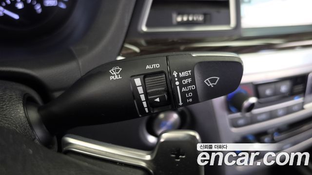 Genesis G80 2018 — photo 28