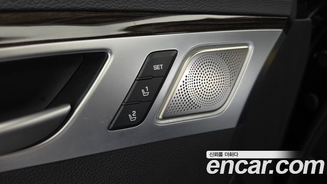 Genesis G80 2018 — photo 30