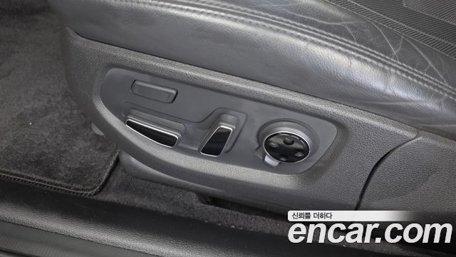 Genesis G80 2018 — photo 32