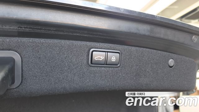 Genesis G80 2018 — photo 33