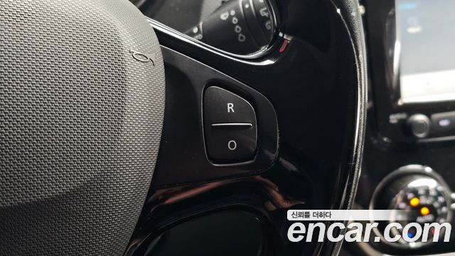 Renault Korea QM3 2016 — photo 21
