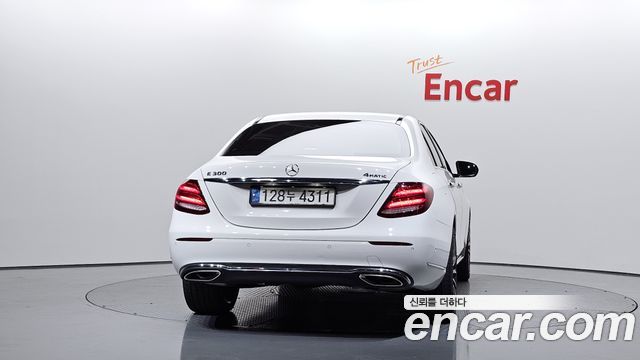 Mercedes-Benz E-Class 2018 — photo 4