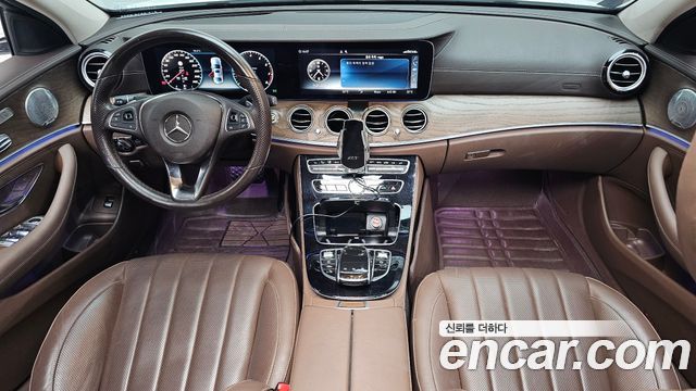Mercedes-Benz E-Class 2018 — photo 10