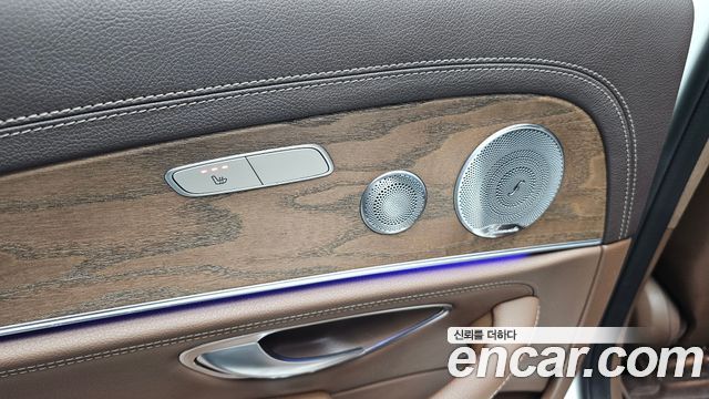 Mercedes-Benz E-Class 2018 — photo 22