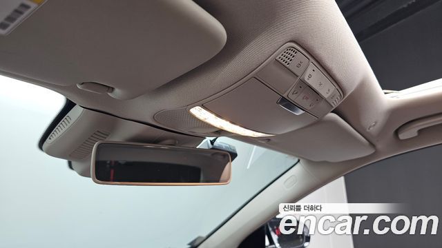 Mercedes-Benz E-Class 2018 — photo 24