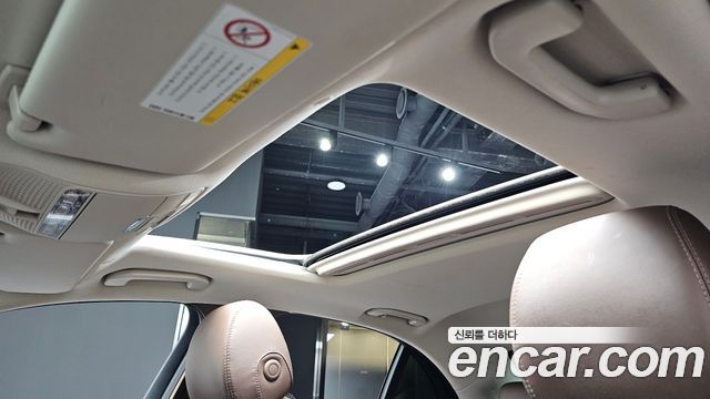 Mercedes-Benz E-Class 2018 — photo 25