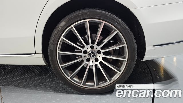 Mercedes-Benz E-Class 2018 — photo 7