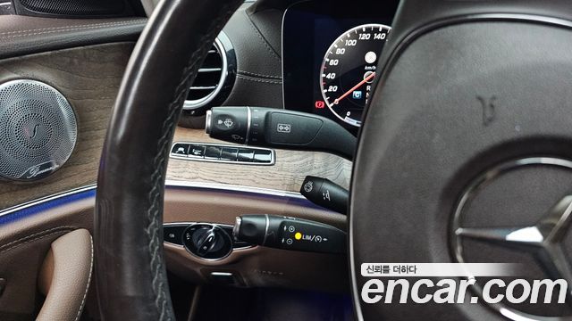 Mercedes-Benz E-Class 2018 — photo 38