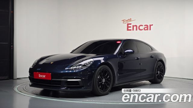 Porsche Panamera 2018 — photo 1