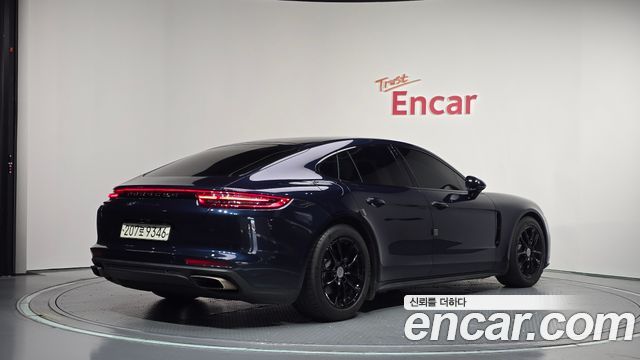 Porsche Panamera 2018 — photo 2