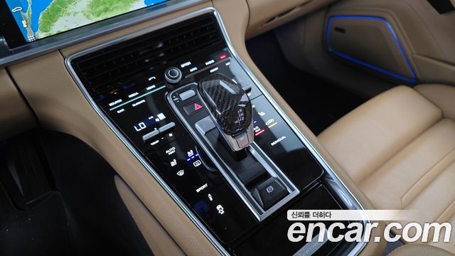 Porsche Panamera 2018 — photo 9