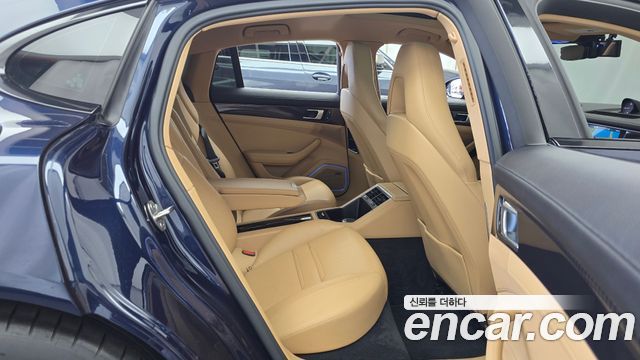 Porsche Panamera 2018 — photo 12