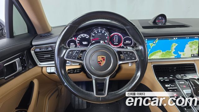 Porsche Panamera 2018 — photo 13
