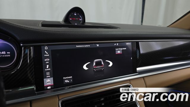 Porsche Panamera 2018 — photo 16