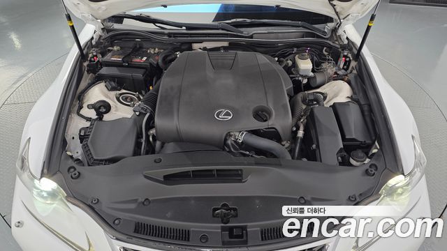 Lexus IS 2014 — photo 6