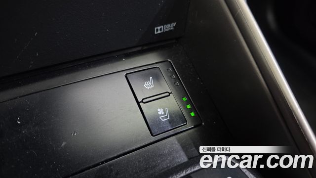 Lexus IS 2014 — photo 18
