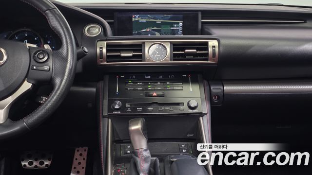 Lexus IS 2014 — photo 19