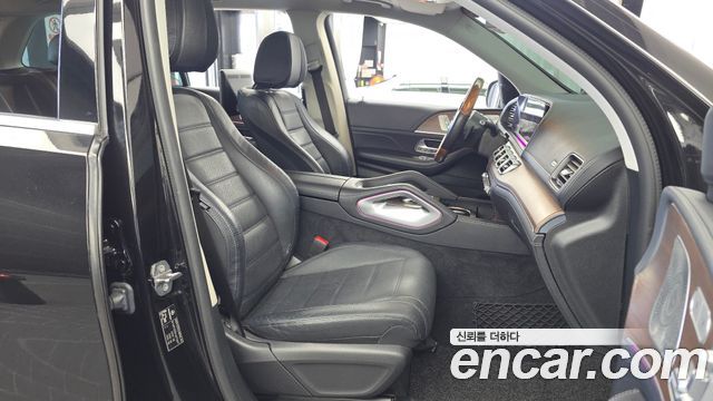 Mercedes-Benz GLS-Class 2020 — photo 11