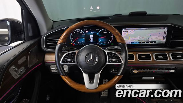 Mercedes-Benz GLS-Class 2020 — photo 13