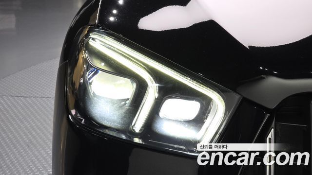 Mercedes-Benz GLE-Class 2021 — photo 8